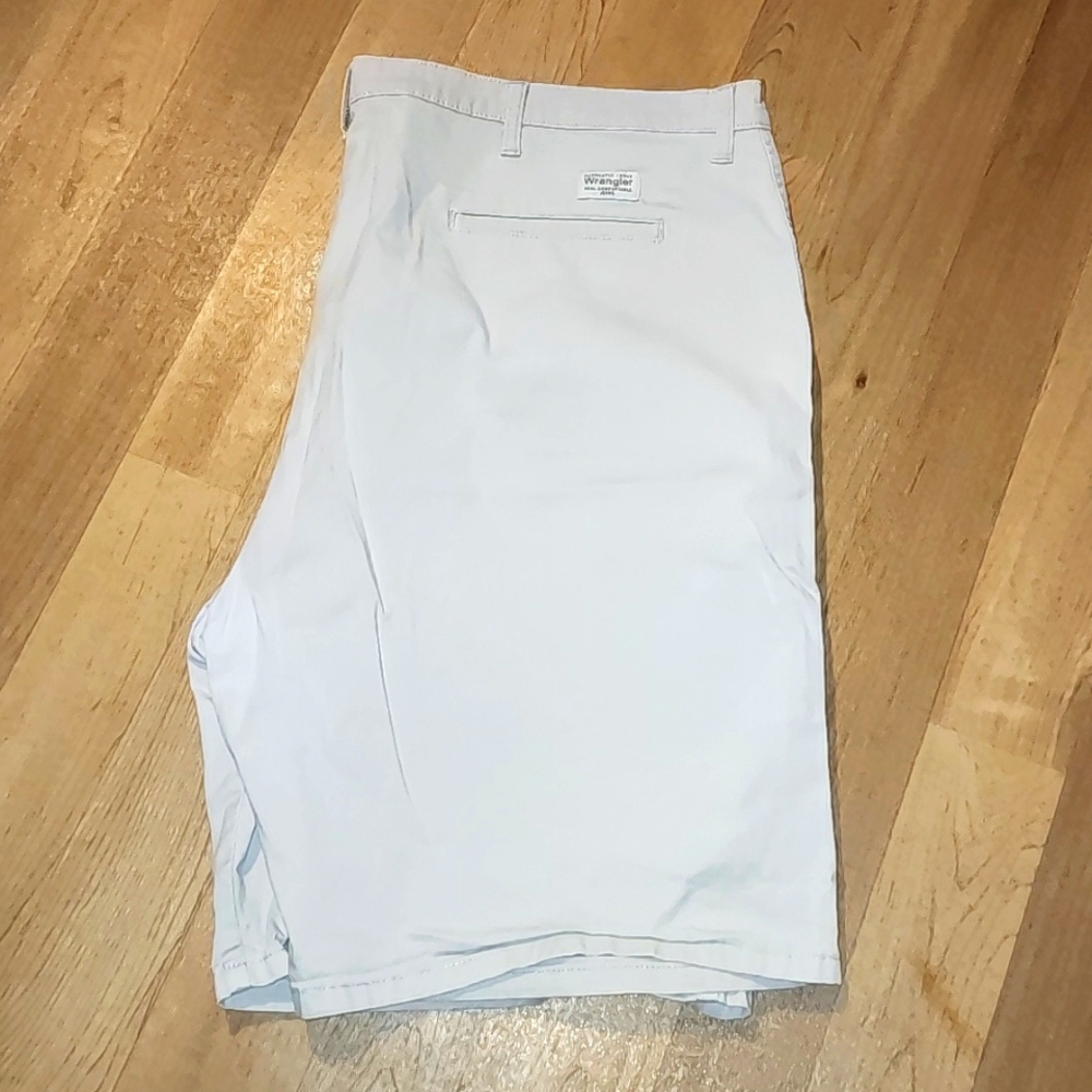 Wrangler Khakis Shorts.